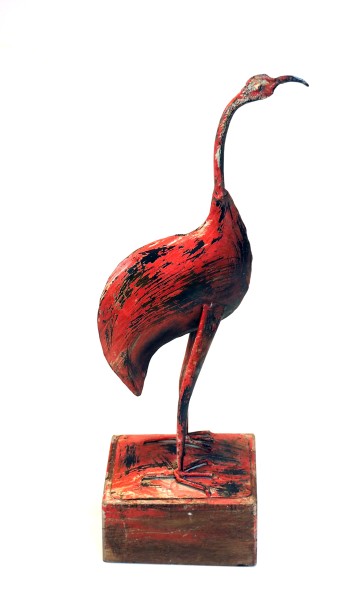 Flamingo auf Holzsockel